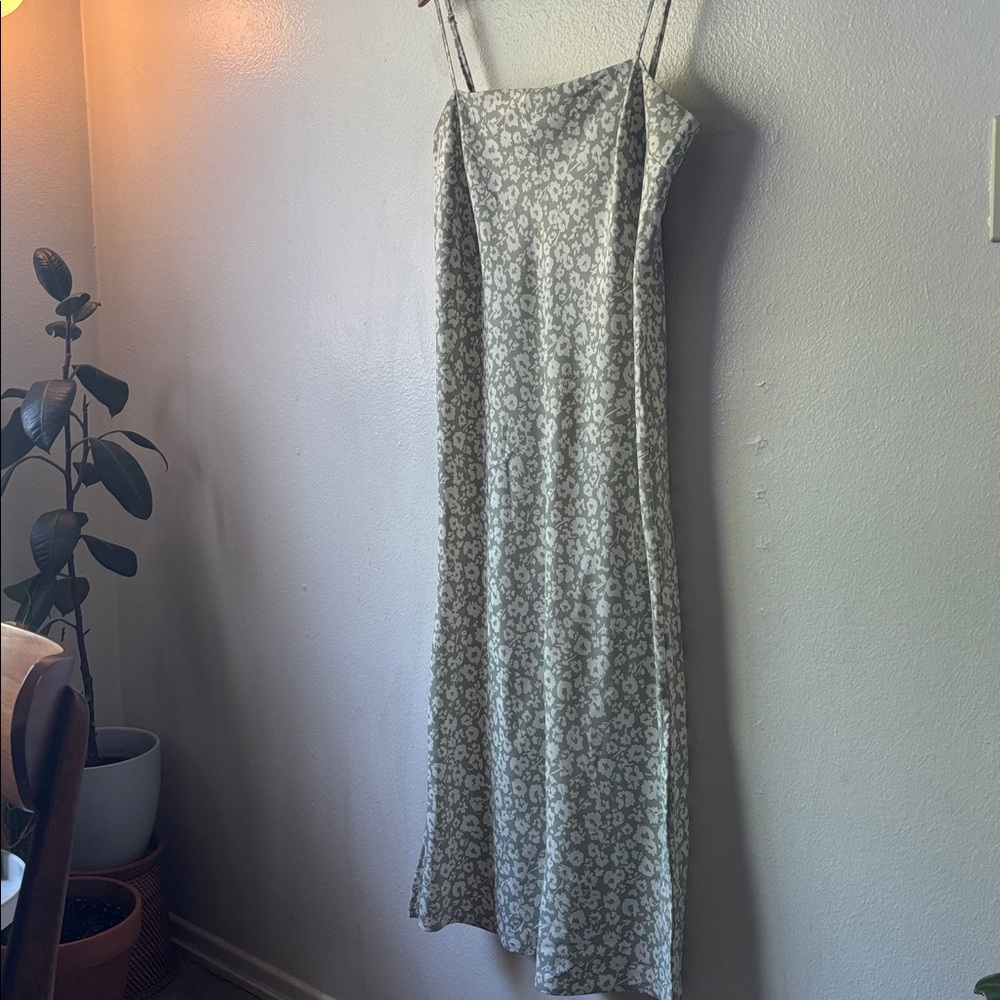 A New Day Apron Slip Dress in Light Green Floral Print - Medium - Picture 2 of 16